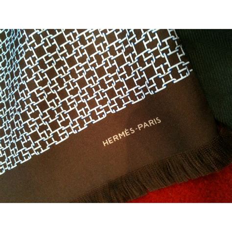 écharpe hermes pour homme.